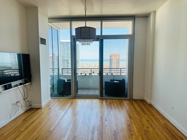 Photo - 1720 S Michigan Ave