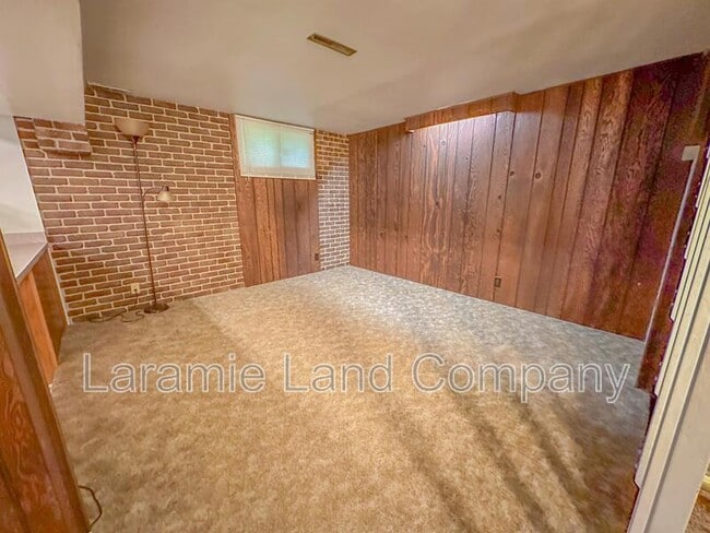 Photo - 669 N 10th St