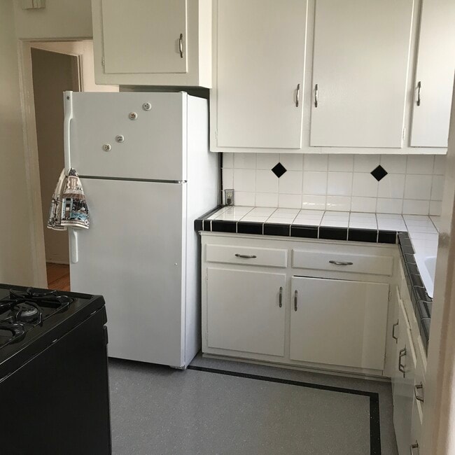 Photo - 8366 Blackburn Ave Unit 8366 Blackburn Ave #2