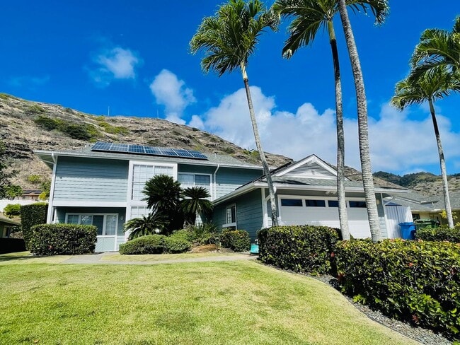 Building Photo - Beautiful two story home in Hawaii Kai