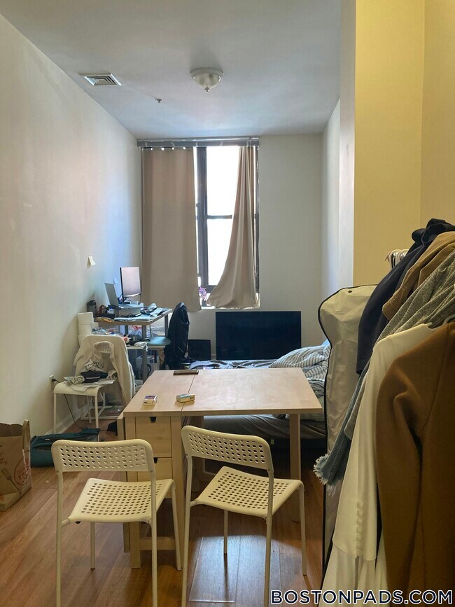 Photo - 81 Essex St Unit 24