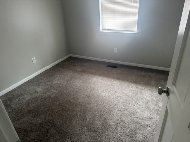 Photo - 433 Bridle Trace Dr