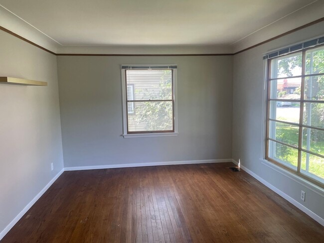 Photo - Charming Bungalow Available - Walk To Southdale Mall!
