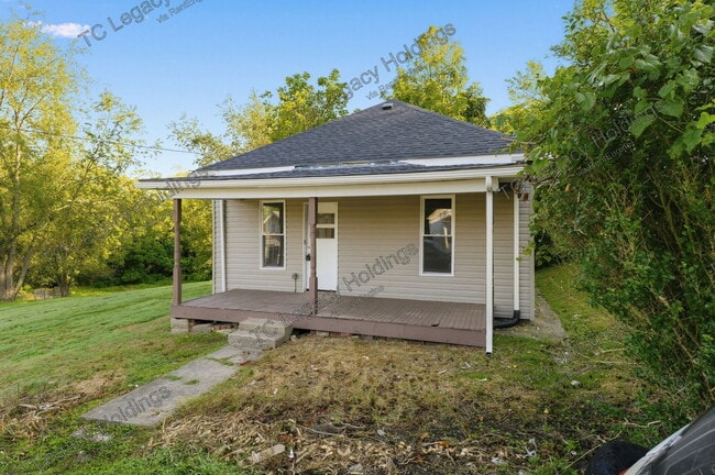125 Thorn St