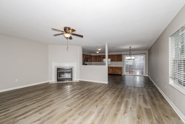 Photo - 1859 Ernest Dr