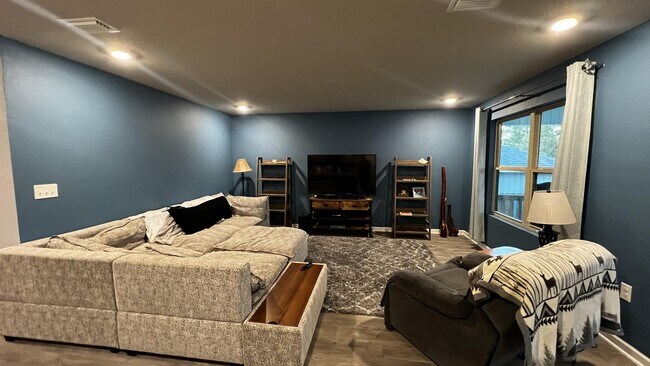 Photo - 10296 Brodick Lp