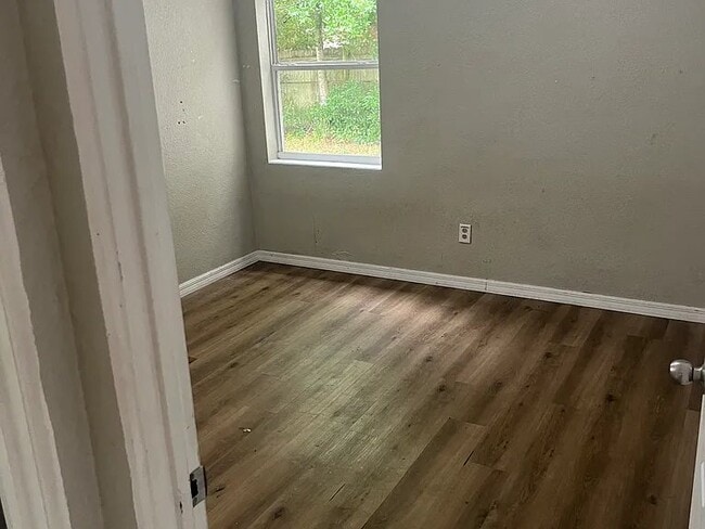 Photo - 113 Country Club Cir