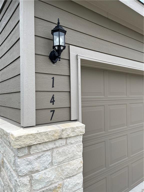 Photo - 147 Longstraw Dr