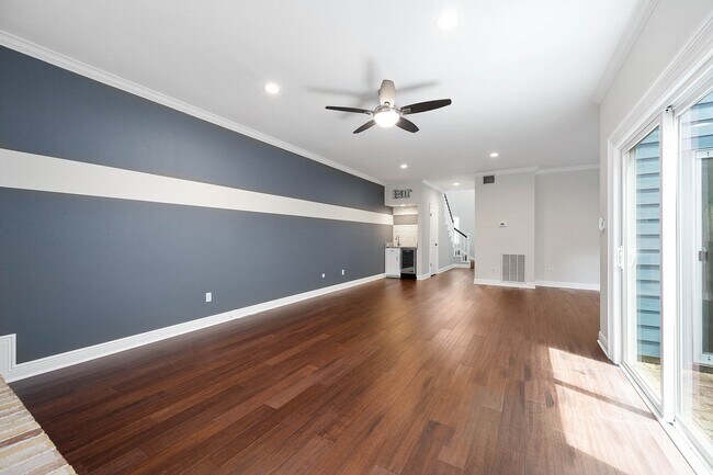 Photo - 2470 Country Club Dr
