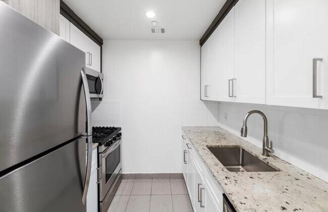 Photo - 342 E 100th St Unidad 607