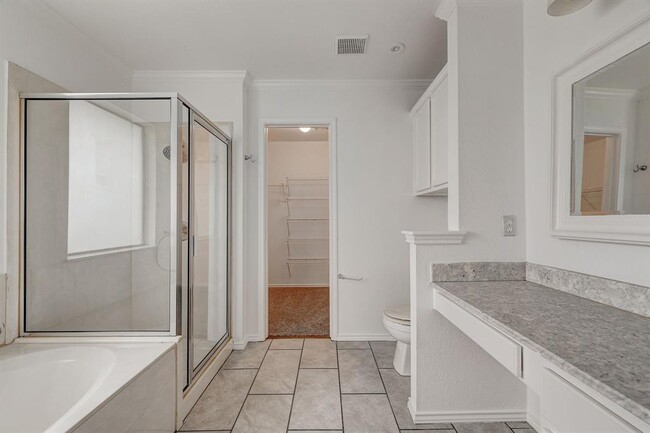 Photo - 1705 Darjeeling Dr