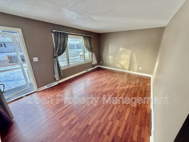 Photo - 1704 Parkway Dr