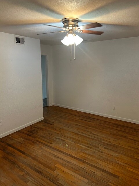 Photo - 712 N Wright Ave