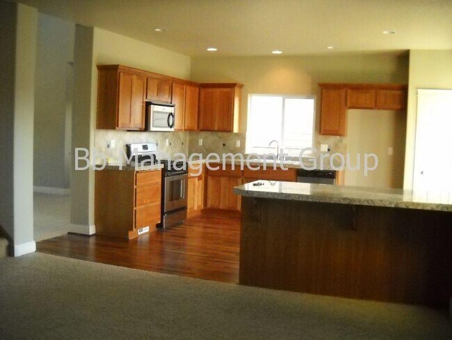 Photo - Like New! Spacious Light & Bright Home Clo...