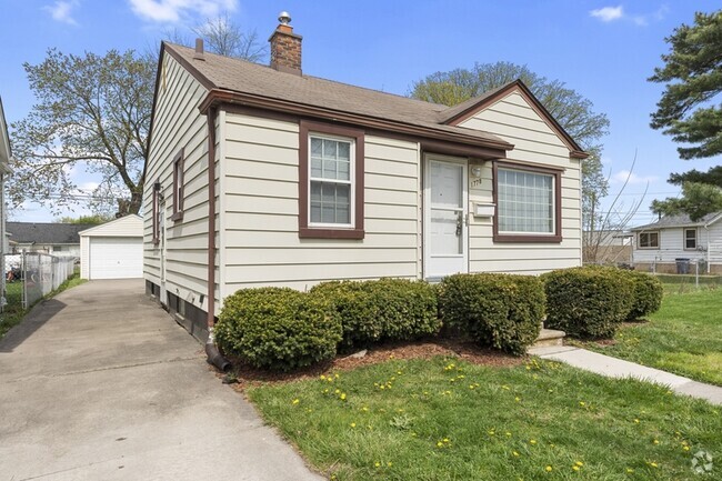 Building Photo - 1778 Warwick Ave Rental