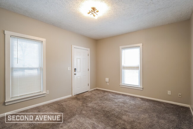 Photo - 5111 Warren Ave