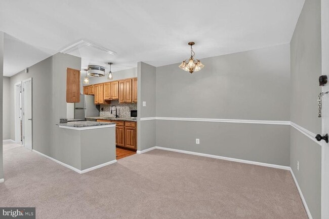 Photo - 5905 Noblestown Rd Unidad E