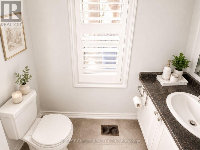 Photo - 23 Durhamview Cres
