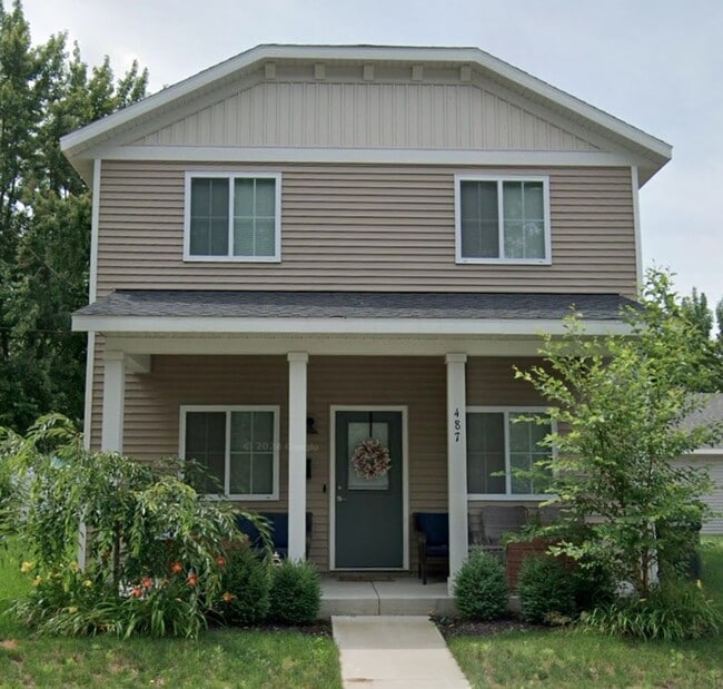 Building Photo - 3 bed 2bath