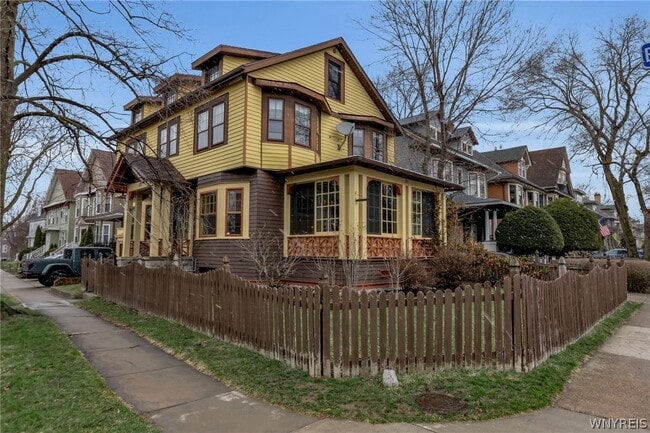 Photo - 175 Dorchester Rd