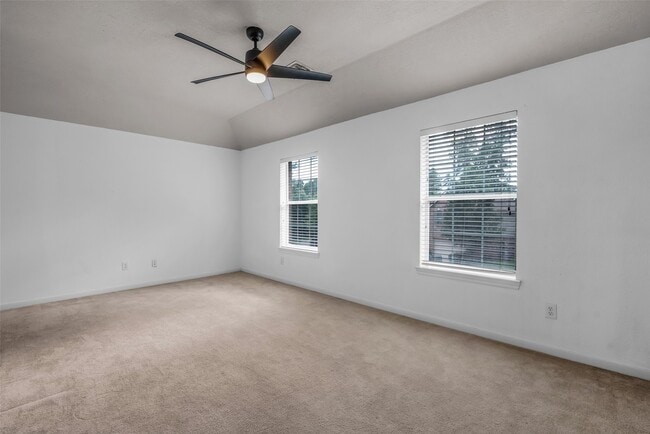 Photo - 75 N Spinning Wheel Cir