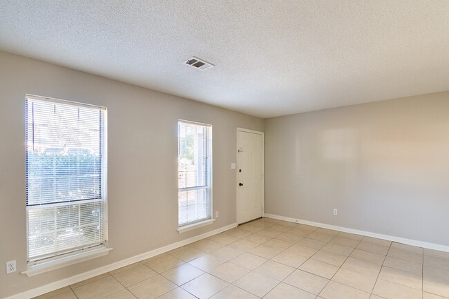 Photo - 424 Evans Mill Dr