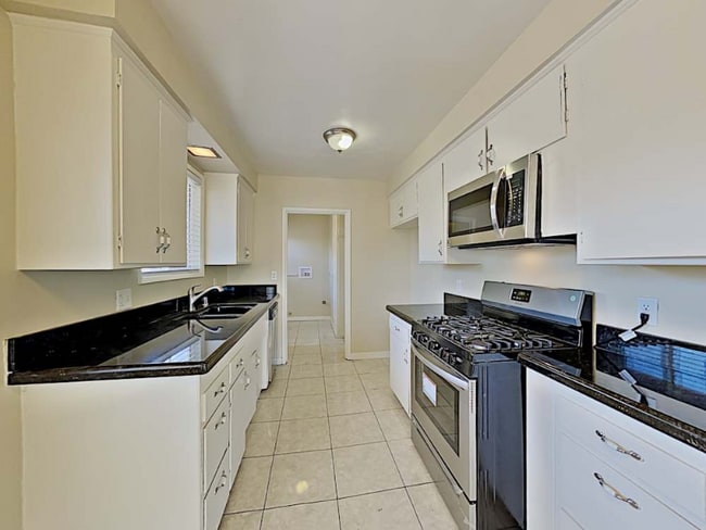 Building Photo - 9256 Swinton Ave Rental