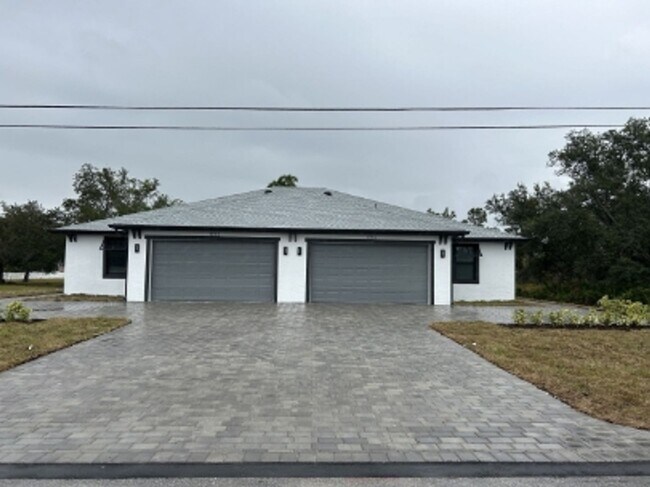 Building Photo - 1234 Oceanic Rd