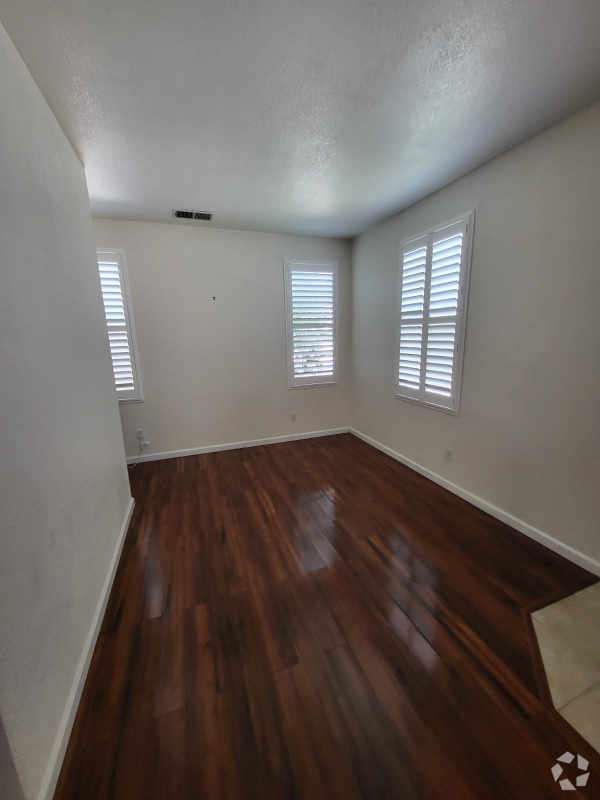 Building Photo - 949 Mason Ct Rental