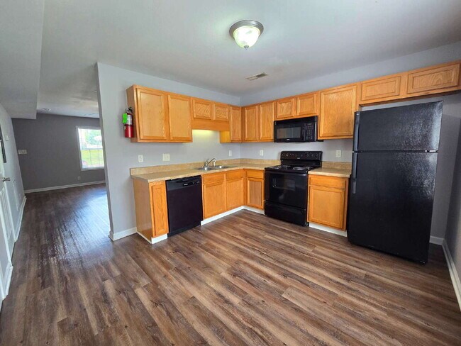 252-1A EXECUTIVE AVE, CLARKSVILLE, TN 37042