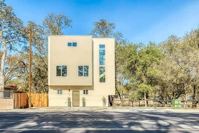 7437 Antelope Rd - 7437 Antelope Rd House