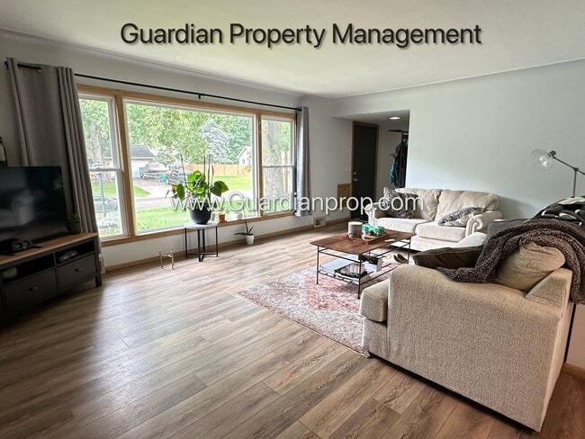 Photo - 3050 Glenden Terrace