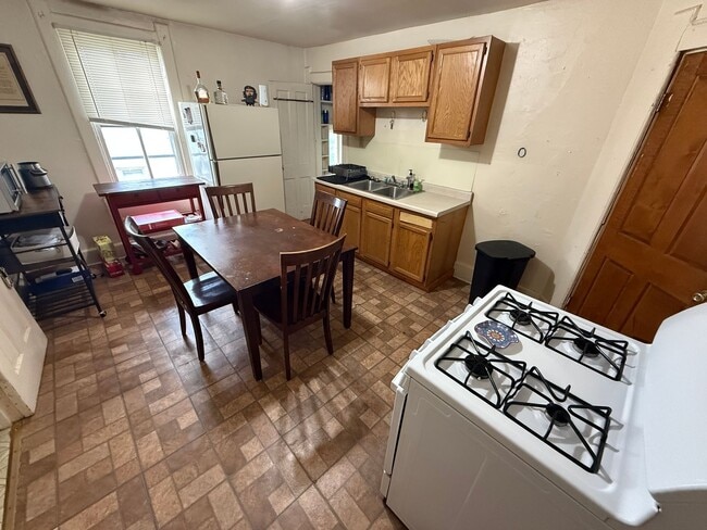 Photo - 2523-23B N Bremen St Unit Upper