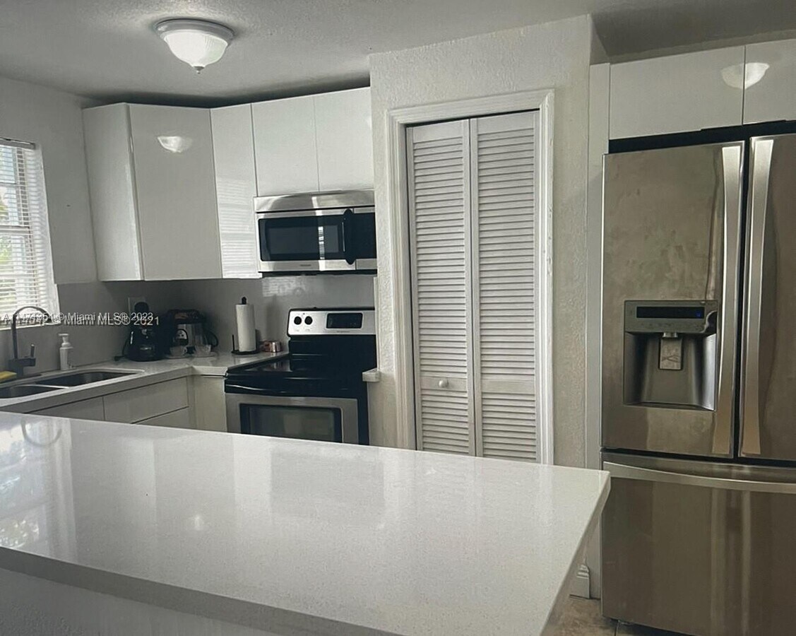 Photo - 744 NW 80th St