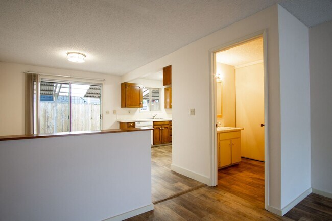 Photo - VERY Spacious Corner Townhouse with Private Patio, DW, W/D Hookups! Unit 9148