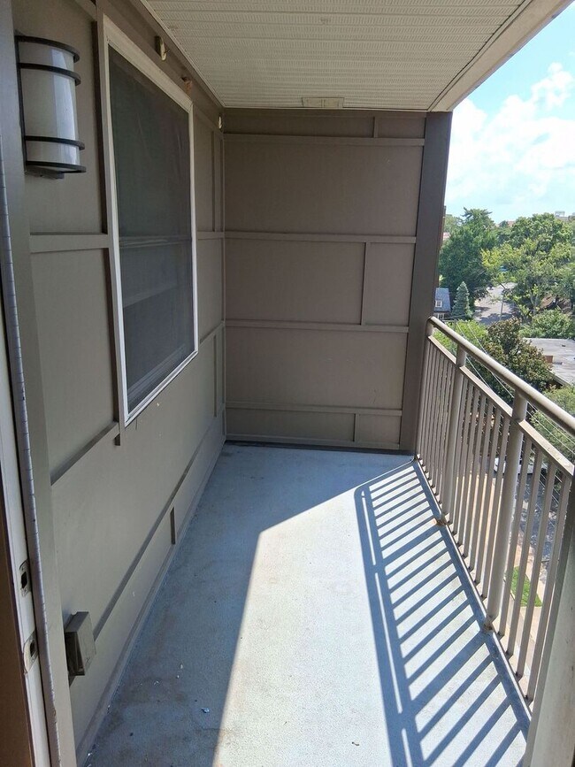 Photo - Lake Plaza Condominiums Unit #802: 3bed/2bath Available FALL 2026 - Move in August 13, 2026! Rent... Unit 802