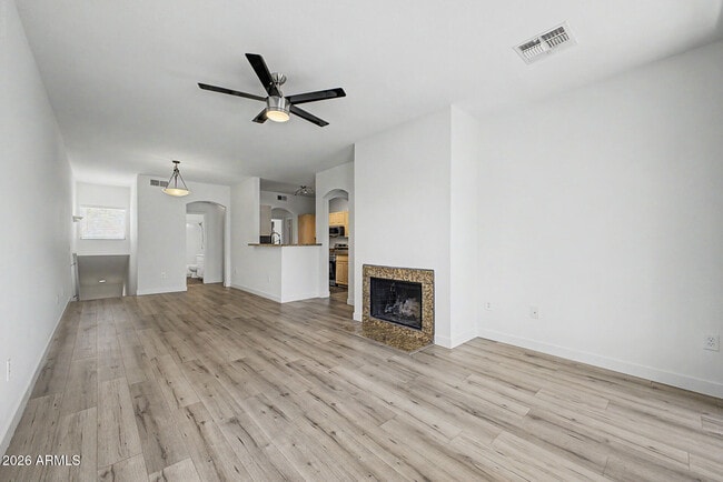 Photo - 1411 E Orangewood Ave