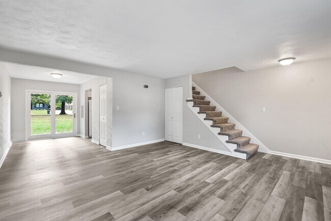 Photo - 1202 E Walford Dr Unidad 3