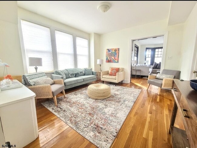 Photo - 103 N Harrisburg Ave
