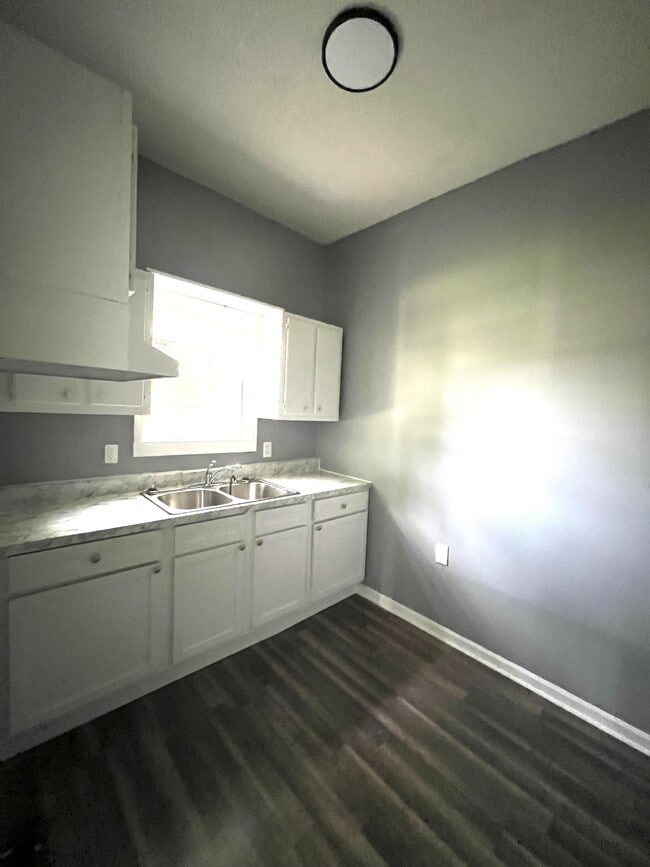 424 Dyer Ave Unit 1