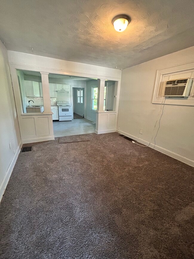 Photo - 2949 Adams St