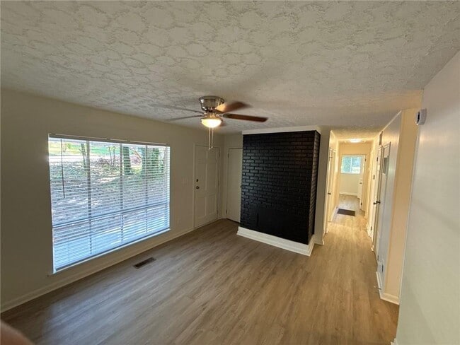 Photo - 630 Ward Pl