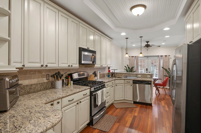 Photo - 1425 Covington St