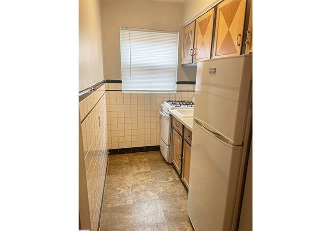 Photo - 956 Ludlow Ave Unit 956-07