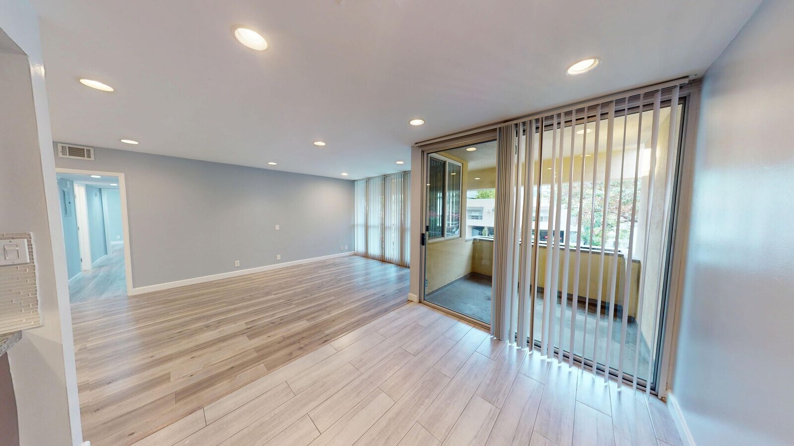 Photo - 547 N Flores St