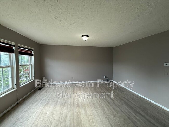 Photo - 381 Sherman Dr