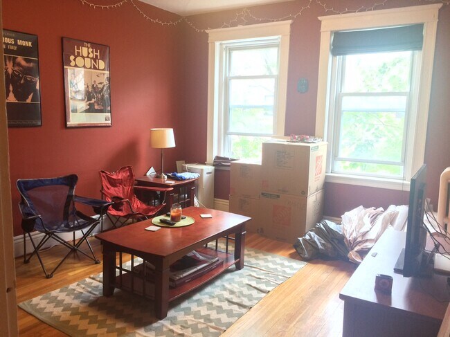 380 Riverway Unit 9