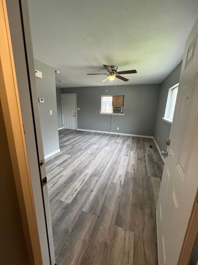 Photo - 2305 N Prospect Ave Unit 2305 N Prospect Ave  - B