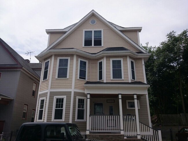 Building Photo - 8 Conrad St Unit 1