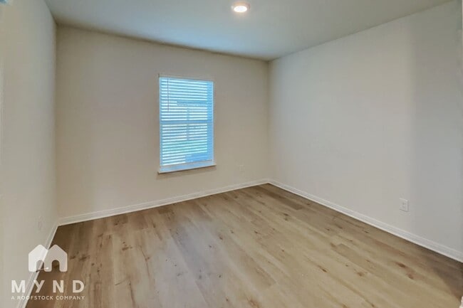 Photo - 526 A D Crain St